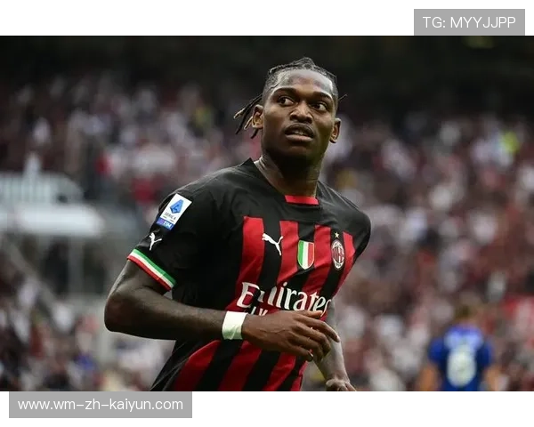 AC米兰推进突然加速，莱奥横扫将球送进大门